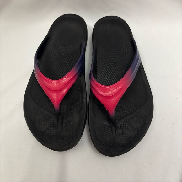 OOFOS OOLALA Luxe Women’s Size 8 Thong Recovery Sandals Flamingo Pink Blue - Picture 2 of 12